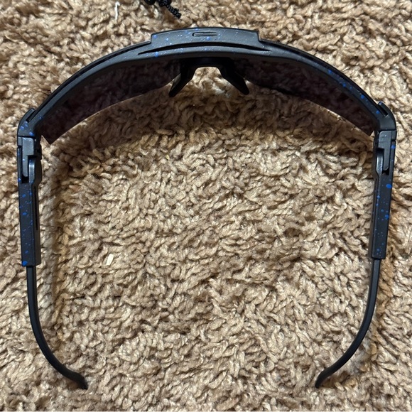 NWT Pit Viper Polarized Sunglasses Blue Lens Black Frame Blue Splatter - Picture 4 of 8